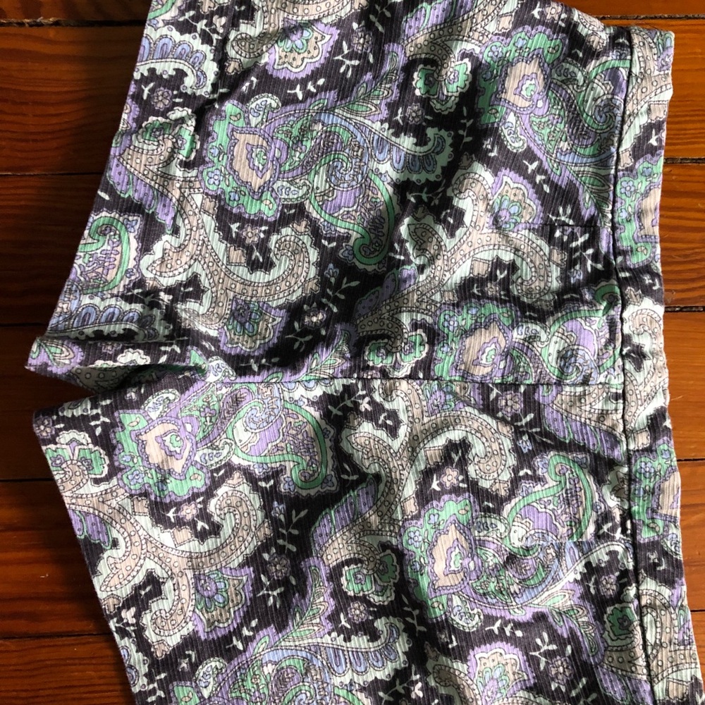 Shorts - Picture 3 of 3